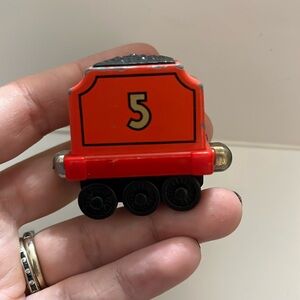 James Thomas the Tank Engine & Friends Red #5 Tender Car Diecast Magnetic Car